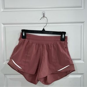 Women’s Lululemon Hotty Hot High-Rise Short 2.5” Size 4 Tall
